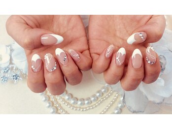 アイラッシュアンドネイル クリスティア(Christia)/