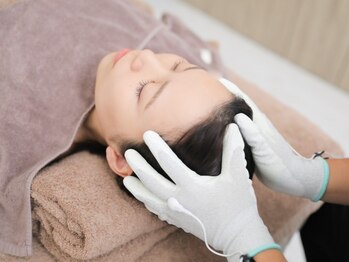 フィジオ(physio)の写真/凝り固まった頭をほぐし、フェイスラインのリフトアップ効果◆目の疲れにも！
