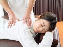 やぎはし整体院 柏駅東口店/背中の奥まで指圧します！！