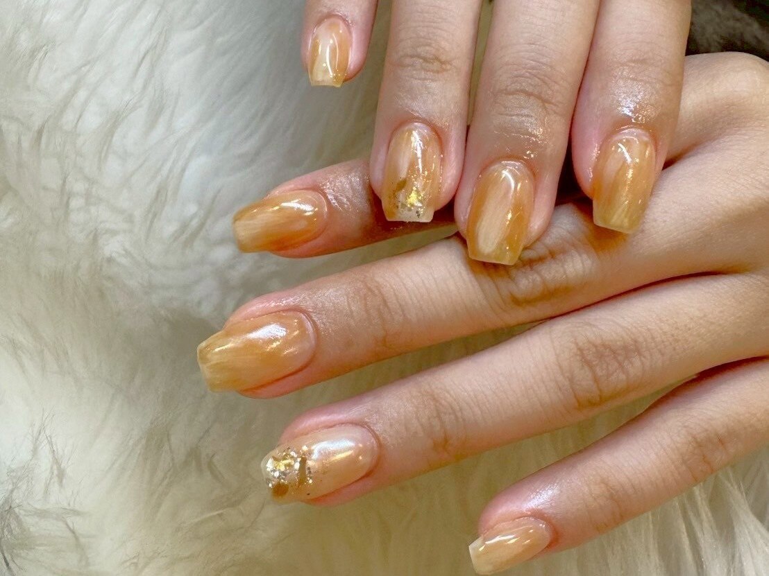 2025年-2026年冬トレンド】ニュアンス オレンジ ハンドのネイル