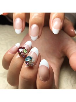 ネイルサロン エルオーケー(L.O.K)/白フレン&3DNailArt2本 ¥12,600