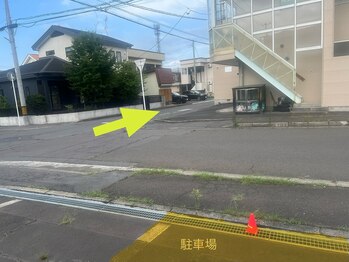ロア(ROA)/駐車場からサロンへの道順