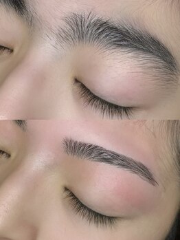 ヴィヴィッド(vivid)の写真/お顔の印象は眉毛で変わる★「平行眉・ふわ眉・アーチ眉」など、あなたに似合う眉毛をご提案！