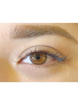 ナチュラル上品な目元にしたい