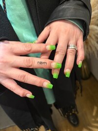 グリーンカラー×ビビット