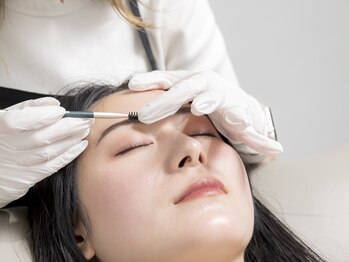 アイブロウサロン EYE like me [眉毛専門店]横浜店2nd 【12月3日OPEN予定】/HBL手順6:立ち上げパーマ