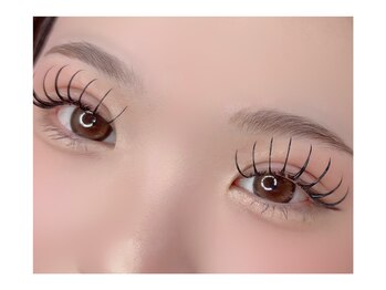 アミラ(AmiLa)/D + ★ 束感マツエク