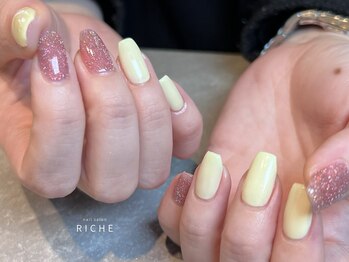 リッシュ(RICHE)/イエロー×フラッシュの春ネイル