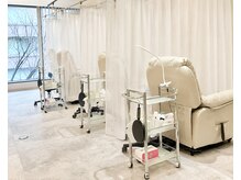 ビー バイ アイキャンディー(B by eye candy)の雰囲気（渋谷駅近くの半個室サロン☆リクライニングソファで寛ぎ施術）