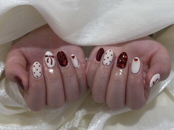 シー(She)/ハート/リボン/ホログラム/赤