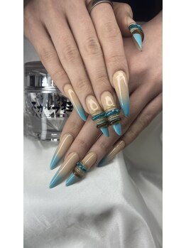 夏らしいグラデーションネイル