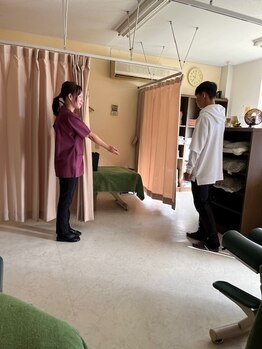 理楽館/施術ベッドへの案内