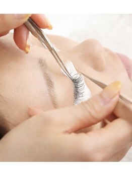 eyeroom Enora【7/1NEW OPEN（予定）】の写真/＜LEDエクステ取扱◎＞ フラットラッシュでナチュラル可愛いまつ毛へ◆細かいお悩みもご相談ください＊