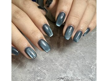 アイビーネイル(ivy nail)の写真/４週以内付替オフ無料が嬉しい！マグネットの輝きで手元を華やかに彩るネイル♪次回予約でお得な割引有◎