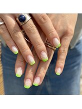 ラブクロム(LOVE CHROME)/先端のネオンカラーがおしゃれ