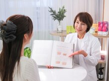 凜(リン)の雰囲気（お悩みやお肌状態を確認し、最適なケアをご提案いたします♪）