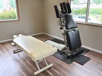 フクロウ整骨院 一関院の写真/特殊な矯正ベット【トムソンベッド】を使用し、体重と重力を使って矯正を行いお悩みを根本改善☆