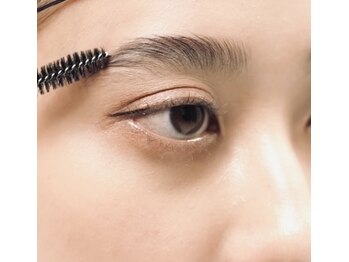 フェリシータ ジール(FELICITA ZEAL)/眉Waxスタイリング