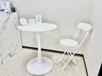 ホワイトニングショップ 山口店/待合室もご用意！