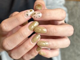 くすみグリーン