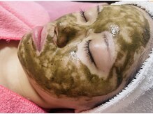 ルミナス(Luminous)/ハーブピーリング