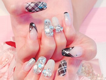 トリーシア(Nail & Beauty Salon Tri-xia)/大人フラワー