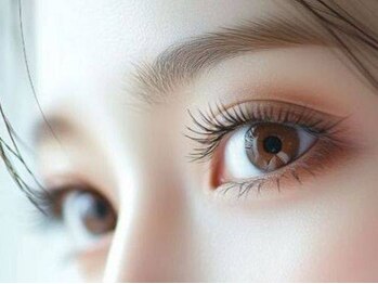 ユウビー(you.b)の写真/【マツエク＋パーマ】自まつ毛の立ち上げと濃さを両立♪瞳に光を取り込み、ぱっちり華やかな目元へ◎