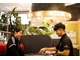ゴールドジム 熊本East店(GOLD'S GYM)の写真/ジム初心者歓迎！トレーナーが常駐でジムデビューをしっかりサポート！無料サポートも充実の始めやすさ抜群