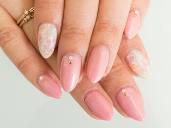 ロジェネイルバイリリィ(ROJE NAIL by Lilie)の写真/【全員◎定額コース￥5990～クーポンご用意】シンプルからゴージャスまで自分好みのデザインが楽しめる♪