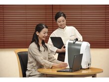 『カウンセリング＆肌質診断』 肌質検査機を使って細かく肌解析！