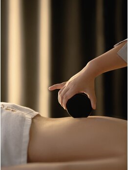 バリ風 アロマフラワーサロン/ホットストーン施術風景