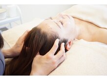 エイティ(Atey)/【伊勢崎】ヘッドスパ施術の様子