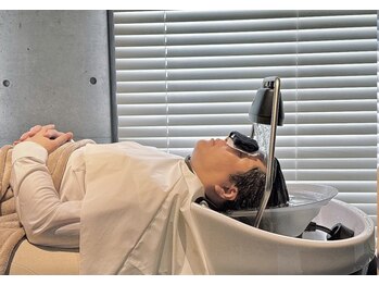 モア バイ リフェロ(moa by Refero)の写真/男性の頭皮悩み・疲労回復に。医療提携の本格スパで、ニオイ・ベタつき・将来の髪のボリュームの不安をケア