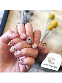 ポップなアクセサリーネイル