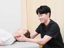 西宮にこ整骨院 整体院の雰囲気（肩こりは姿勢から改善することが大切です◎ 猫背/肩こり/整体）