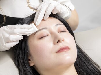 アイブロウサロン EYE like me [眉毛専門店]横浜店2nd 【12月3日OPEN予定】/ HBL手順8-1:WAX下地準備