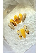 アンナ(Anna)/ひまわりネイル