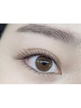 クールな目元にしたい