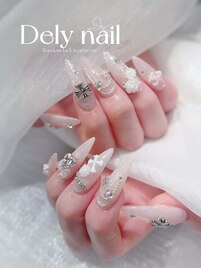 存在感抜群のパーツネイル