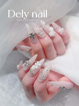 存在感抜群のパーツネイル