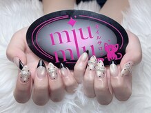 ミュウミュウ(miumiu)/黒いドットネイル