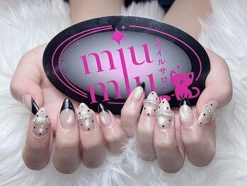 ミュウミュウ(miumiu)/黒いドットネイル