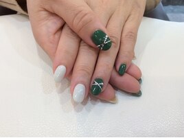 オリーブグリーン