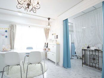 美容サロン プリンセス(Princess)/広々、明るいお部屋