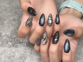 ルトロワ(LETROIS)/