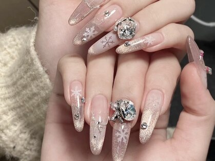 ビジューネイル(bijou nail)の写真