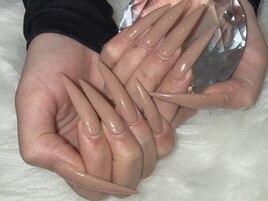 大人っぽいヌーディーネイル