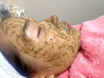 ルミナス(Luminous)/ハーブピーリング