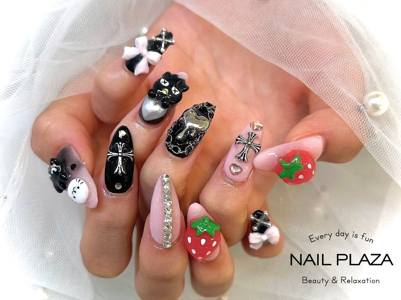 2025年秋トレンド】3Dキャラクターのネイルデザイン集｜人気順