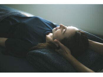 プライベート整体院 アイリー(IRiE)/施術風景◎頚椎・自律神経